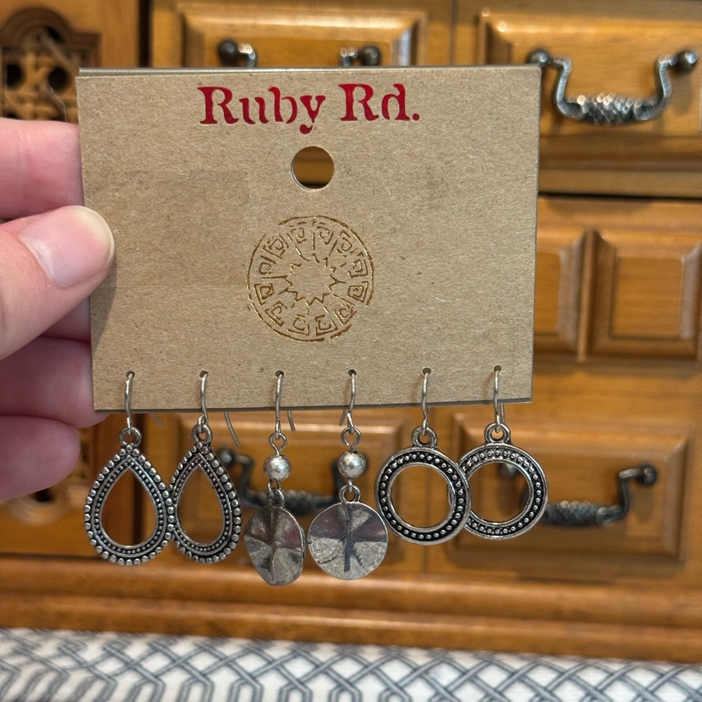 Ruby Rd. Silver and Black Earring Set